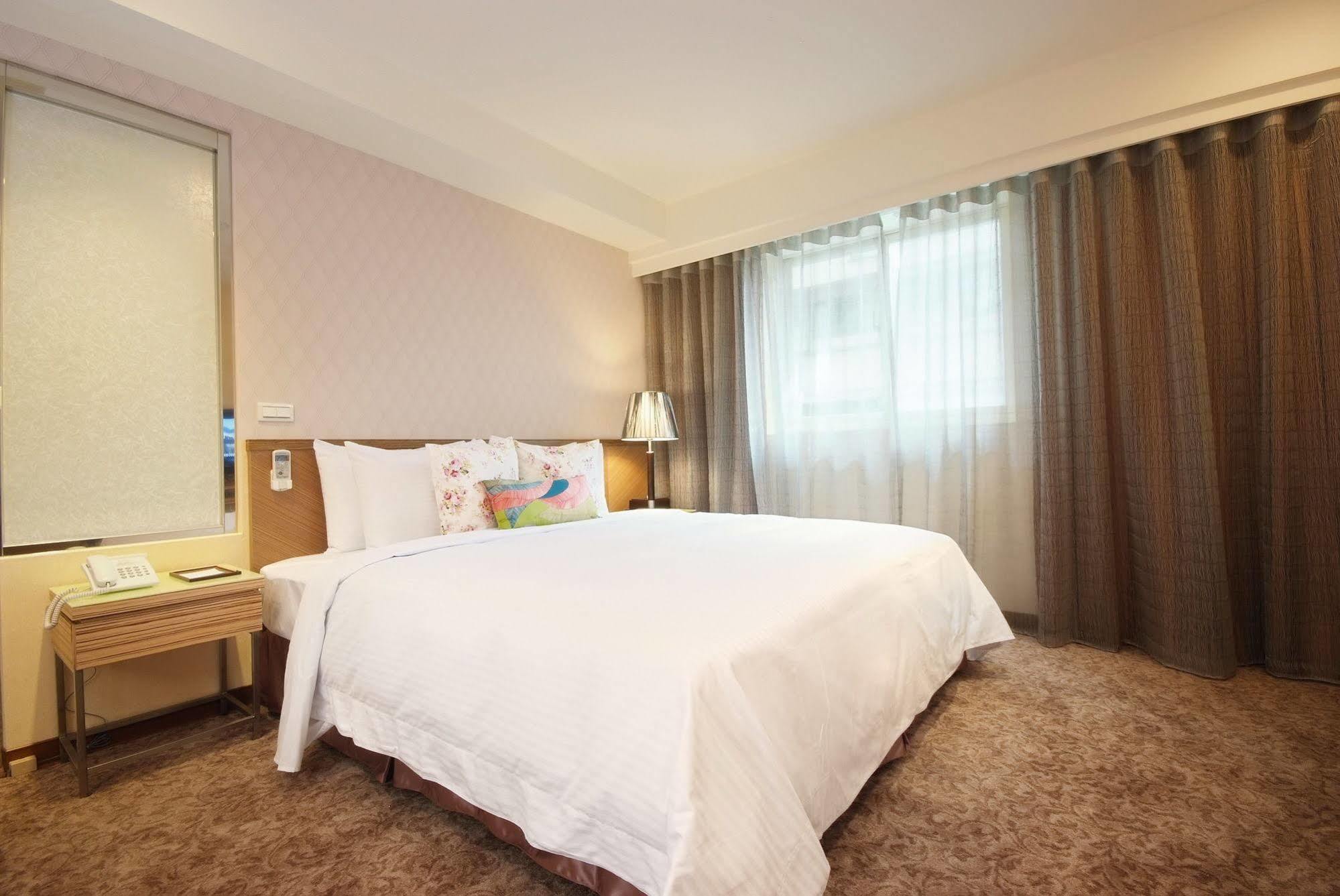Nagahiro Hotel Taipei Esterno foto